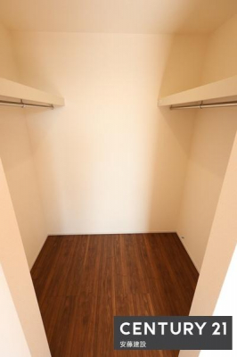 ���[�@�y�@WIC�@�z
�G�ߕ��̈ߗނ�Ɠd�A���s�o�b�O�E�X�|�[�c�p�i�Ȃǂ̎��[���ł��đ�ϕ֗��I