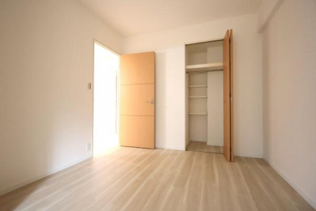 Q@y@Q@/@6@z
D݂̉ƋuĂ̋ԂAƂ̂L̐Q
