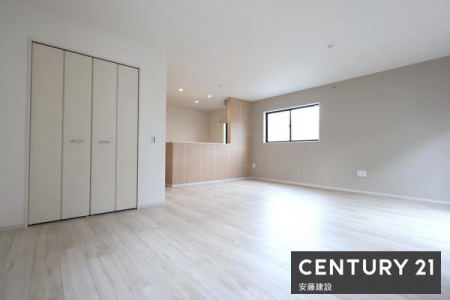 rO@y@rO@/@20@z
邭ȁAƂL̃rO
_CjOe[uƃ\t@[uĂƂ肪܂
