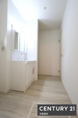 ʑEʏ@y@ʏ@/@Washroom@z
ʏ͖ZXgXt[ɐgxxłȋ
[͂̂OʋƗʑ䊮