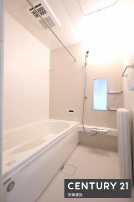 @y@@/@Bathroom@z
zê悤ȏ㎿ȃfUC̃VXeoX
g[@Ă芷C₷A~͉ߓxȉxh܂