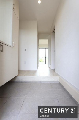 ց@y@ց@/@entrance@z
Zސl𖈓}A͋Č
V[Y{bNXA֎[łЕt܂I