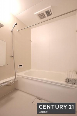 @y@@/@Bathroom@z
zê悤ȏ㎿ȃfUC̃VXeoX
g[@Ă芷C₷A~͉ߓxȉxh܂