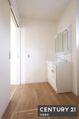 ʑEʏ@y@ʏ@/@Washroom@z
ʏ͖ZXgXt[ɐgxxłȋ