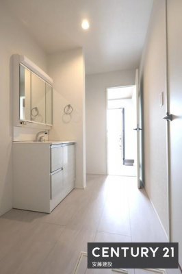 ʑEʏ@y@ʏ@/@Washroom@z
ʏ͂Ƃ肠LŁAZXgXt[ɐgxxłȋ
֐ʂƃLb`o\IAシ􂢂ƐW݌v