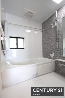 @y@@/@Bathroom@z
zê悤ȏ㎿ȃfUC̃VXeoX
g[@Ă芷C₷A~͉ߓxȉxh܂