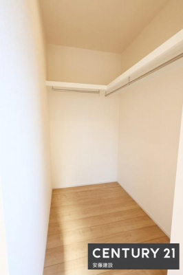 [@y@WIC@z
Gߕ̈ߗނƓdAsobOEX|[cpiȂǂ̎[łĕ֗ȑeWIC