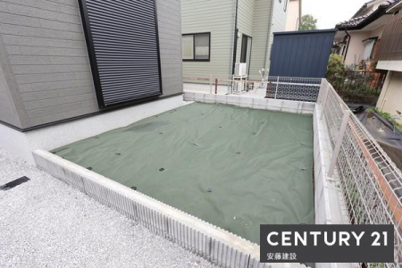 @y@@/@Garden@z
K[fjOƒ؉Ȃǂy߂Ƃ̍L̂