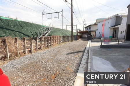 �O�ʓ��H�܂ތ��n�ʐ^�@�y�@�O�ʓ��H�@�z���X�n��
�k����4������