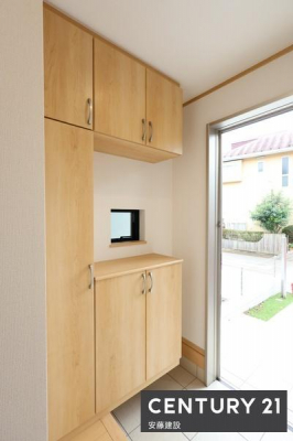 ���[�@�V���[�Y�{�b�N�X