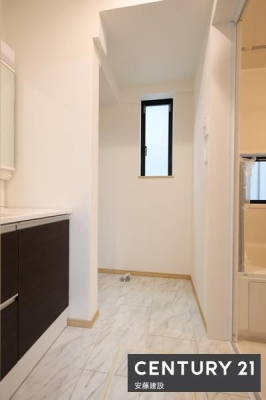 ���ʑ�E���ʏ��@�y�@���ʏ��@/�@Washroom�@�z
������������ʏ��͖Z���������X�g���X�t���[�ɐg�x�x�ł������ȋ��