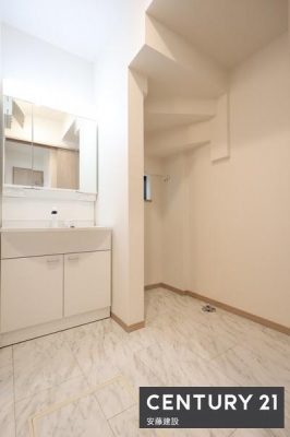 ʑEʏ@y@ʏ@/@Washroom@z
ʏ͖ZXgXt[ɐgxxłȋ
[͂̂OʋƗʑ䊮