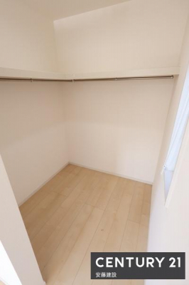 [@y@WIC@z
Gߕ̈ߗނƓdAsobOEX|[cpiȂǂ̎[łđϕ֗I