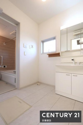 ʑEʏ@y@ʏ@/@Washroom@z
ʏ͖ZXgXt[ɐgxxłȋ