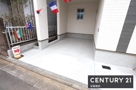 ���ԏ�@�y�@���ԏ�@/�@parking�@�z
���ԂP��\�ȃX�y�[�X
���Ԃ��J���������r���g�C���K���[�W