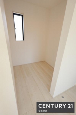 ���[�@�y�@�t���[�X�y�[�X�@�z
���r���O�ɔ�������A�G�ߕ��̉Ɠd����������Еt������֗��ȃX�y�[�X