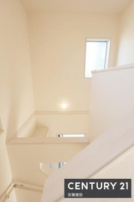 ���ց@�y�@���ց@/�@entrance�@�z
���ցA�K�i�㕔������
���ւ���薾�邭�J���I�Ɋ������܂��B