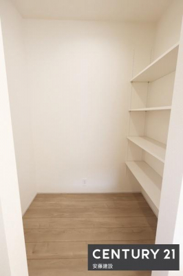 ���[�@�y�@�p���g���[�@�z
�L�b�`���w�ʂɑ�e�ʃp���g���[����
�H���i����p�i�����[�ł��ĕ֗��Ȏ��[