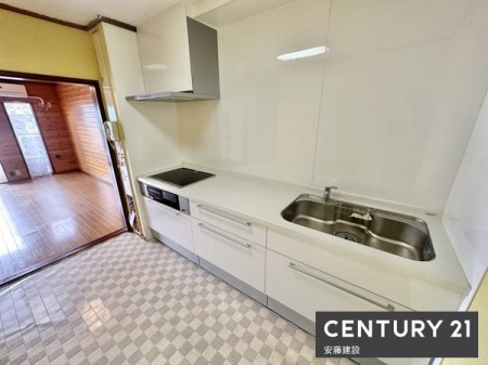 Lb`@y@Lb`@/@Kitchen@z
2018NtH[{
