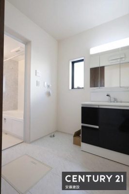 ʑEʏ@y@ʏ@/@Washroom@z
ʏ͖ZXgXt[ɐgxxłȋ
[͂̂OʋƗʑ䊮I