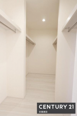 [@y@WIC@z
Gߕ̈ߗނƓdAsobOEX|[cpiȂǂ̎[łĕ֗ȑeWIC