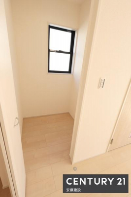 ���[�@�y�@�t���[�X�y�[�X�@�z
���r���O�ɔ�������A�G�ߕ��̉Ɠd����������Еt������֗��ȃX�y�[�X
�n���K�[���b�N��u����WIC�Ƃ��Ă����p�\�I