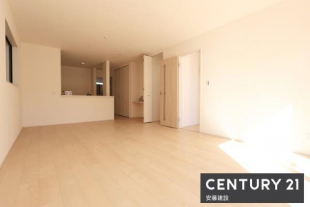 ���r���O�@�y�@���r���O�@/�@20.3���@�z
���邭���������ȁA��������Ƃ����L���̃��r���O
�_�C�j���O�e�[�u���ƃ\�t�@�[��u���Ă���Ƃ肪���܂����