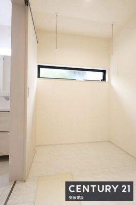 ���ʑ�E���ʏ��@�y�@�E�ߏ��@/�@Washroom�@�z
���邭��Ƃ肠��L���̒E�ߏ�
���ʉ��ϑ�ƕ�����Ă���A�ƒ���ł̃v���C�x�[�g�����m�ۂł���݌v
�z�X�N���[�������Ń����h���[���[���Ƃ��Ă��g������