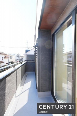 �o���R�j�[�@�y�@�o���R�j�[�@/�@Balcony�@�z
2��������o���\�ȓ쓌�����o���R�j�[�I
�����Ղ�̓������𗁂тĐ��󕨂��������芣���܂�