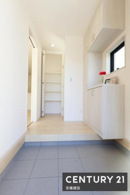 ���ց@�y�@���ց@/�@entrance�@�z
������Ƃ������邢���ւ́A�A��E���q��S�n�悭�}���Ă���܂�
�Ԍ����L���o����̂��₷���݌v