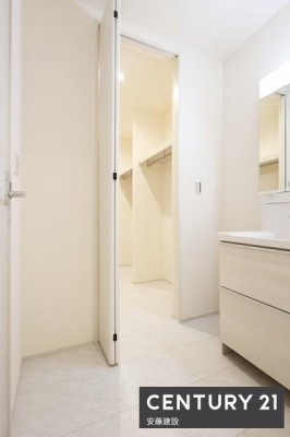 ���ʑ�E���ʏ��@�y�@�E�ߏ��@/�@Washroom�@�z
���邭��Ƃ肠��L���̐��ʏ�
