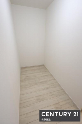 [@y@WIC@z
Gߕ̈ߗނƓdAsobOEX|[cpiȂǂ̎[łđϕ֗I