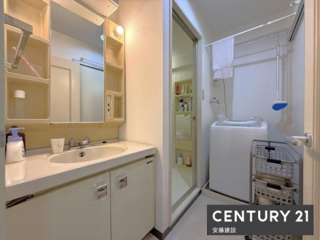 ʑEʏ@y@ʏ@/@Washroom@z
ʏ͖ZXgXt[ɐgxxłȋ