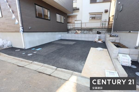 ���ԏ�@�y�@���ԏ�@/�@parking�@�z
����Q��\�Ȓ��ԃX�y�[�X
���v�w���ꂼ��̂��Ԃ����Ƃ̑O�ɒ�߂邱�Ƃ��ł��܂�
