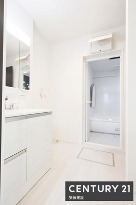 ���ʑ�E���ʏ��@�y�@���ʏ��@/�@Washroom�@�z
�����ɂ��D�ꂽ������������ʏ�
��������Ƃ����L���ŁA�Z���������X�g���X�t���[�ɐg�x�x�ł������ȋ��