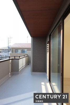 �o���R�j�[�@�y�@�o���R�j�[�@/�@Balcony�@�z
2��������o���\�ȓ쐼�����o���R�j�[�́A
���C�h�ɍL���z����ǍD�Ő��󕨂��������芣���܂��I
