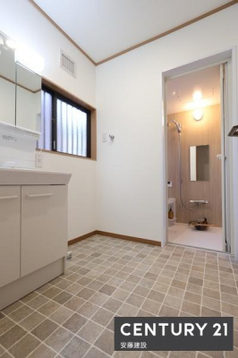 ���ʑ�E���ʏ��@�y�@���ʏ��@/�@Washroom�@�z
������������ʏ��́A�Z���������X�g���X�t���[�ɐg�x�x�ł������ȋ��
�A��シ���ɐ��ʑ�Ɍ������铮���݌v�I