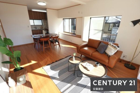 ���r���O�@�y�@���r���O�@/�@12���@�z���Ƌ�͉��i�Ɋ܂܂�܂���
���邭���������ȁA��������Ƃ����L���̃��r���O
�_�C�j���O�e�[�u���ƃ\�t�@�[��u���Ă���Ƃ肪���܂����