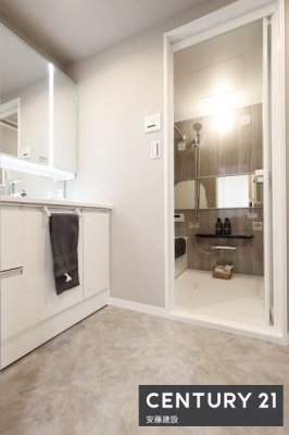 ���ʑ�E���ʏ��@�y�@���ʏ��@/�@Washroom�@�z
���邭��Ƃ肠��L���̐��ʏ�
