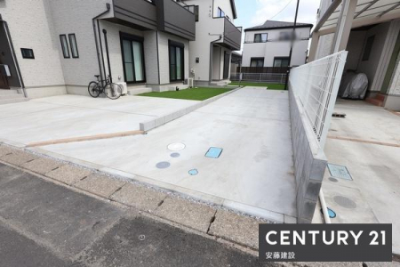 ���ԏ�@�y�@���ԏ�@/�@parking�@�z
����2��\�ȃX�y�[�X
�o�C�N�E���]�Ԓu����Ƃ��Ă��𗧂�Ƃ�̍L��