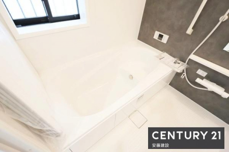 ���̑��@�y�@�V�X�e���o�X�@�z
�������Ƃ����V�X�e���o�X�́A�ۉ����E�h�����ɗD�ꂽ��̐��^�\�����̗p
�~��ł��������̉��x�ቺ��}���A���|���̂��₷�������͓I�I