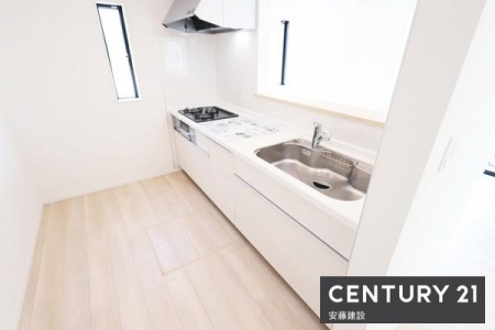 �L�b�`���@�y�@�L�b�`���@/�@Kitchen�@�z
�������̎󂯓n�����X���[�Y�ȑΖʎ��̃V�X�e���L�b�`��
��������M��ɂ�����������ɂ����݌v