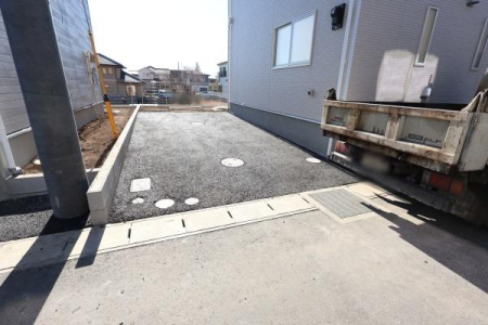 ���ԏ�@�y�@���ԏ�@/�@parking�@�z
����1��\�ȃX�y�[�X