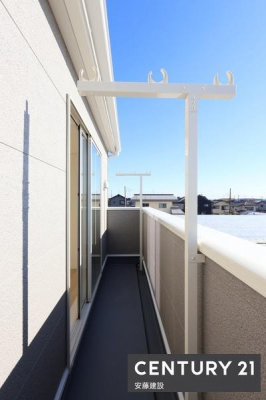 �o���R�j�[�@�y�@�o���R�j�[�@/�@Balcony�@�z
�z����ǍD�ȓ�����o���R�j�[�I
�����Ղ�̓������𗁂тĐ��󕨂��������芣���܂�