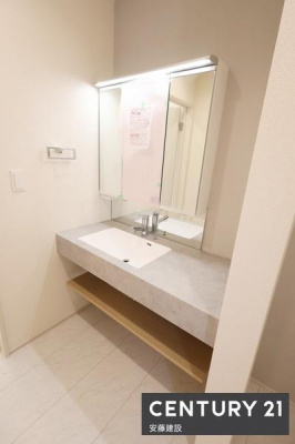 ���ʑ�E���ʏ��@�y�@�Ɨ����ʉ��ϑ�@�z
�|�������₷���t���t���b�g�Ȑ��ʉ��ϑ䊮��
�O�ʋ��̂��ߐg�����Ȃ݂̃`�F�b�N���o�b�`���I