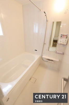 �����@�y�@�����@/�@Bathroom�@�z
�������Ǝ����̃o�X�^�C�����߂��������Ȑ��������闁��
�z�X�N���[����������Ă���A�J�̓��ł����������\�I