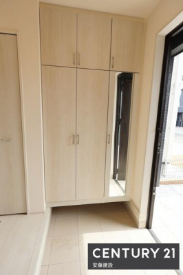 ���[�@�V���[�Y�{�b�N�X