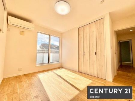 Q@y@Q@/@6.5@z
D݂̉ƋuĂ̋ԂƂ̐Q
oRj[ɖʂĂzEʗǍDI