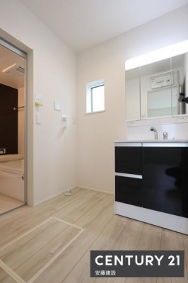 ���ʑ�E���ʏ��@�y�@���ʏ��@/�@Washroom�@�z
������������ʏ��́A�Z���������X�g���X�t���[�ɐg�x�x�ł������ȋ��
����������[���ł���Ɨ����ʉ��ϑ䊮���I