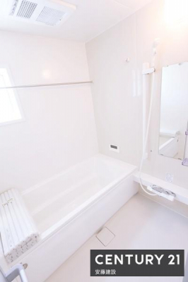 �����@�y�@�����@/�@Bathroom�@�z
�������Ǝ����̃o�X�^�C�����߂��������Ȑ��������闁��
�����g�[�����@��������Ă��芷�C���₷���A�~��͉ߓx�ȉ��x����h���܂�